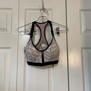 EUC Victoria’s Secret Incredible sports bra